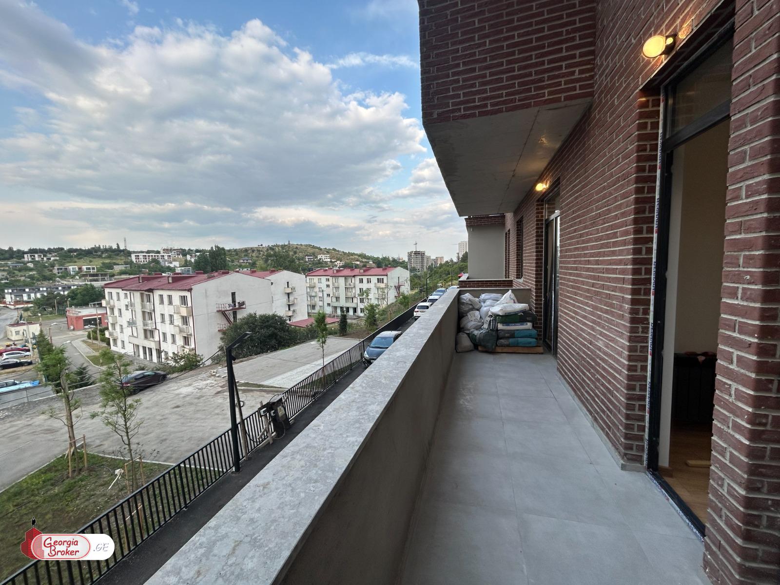 იყიდება ახალი გარემონტებული 2 ოთახიანი ბინა